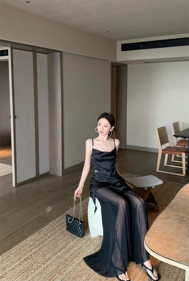 May. 黑天鵝晚宴 辣妹金釦緞面背心套裝