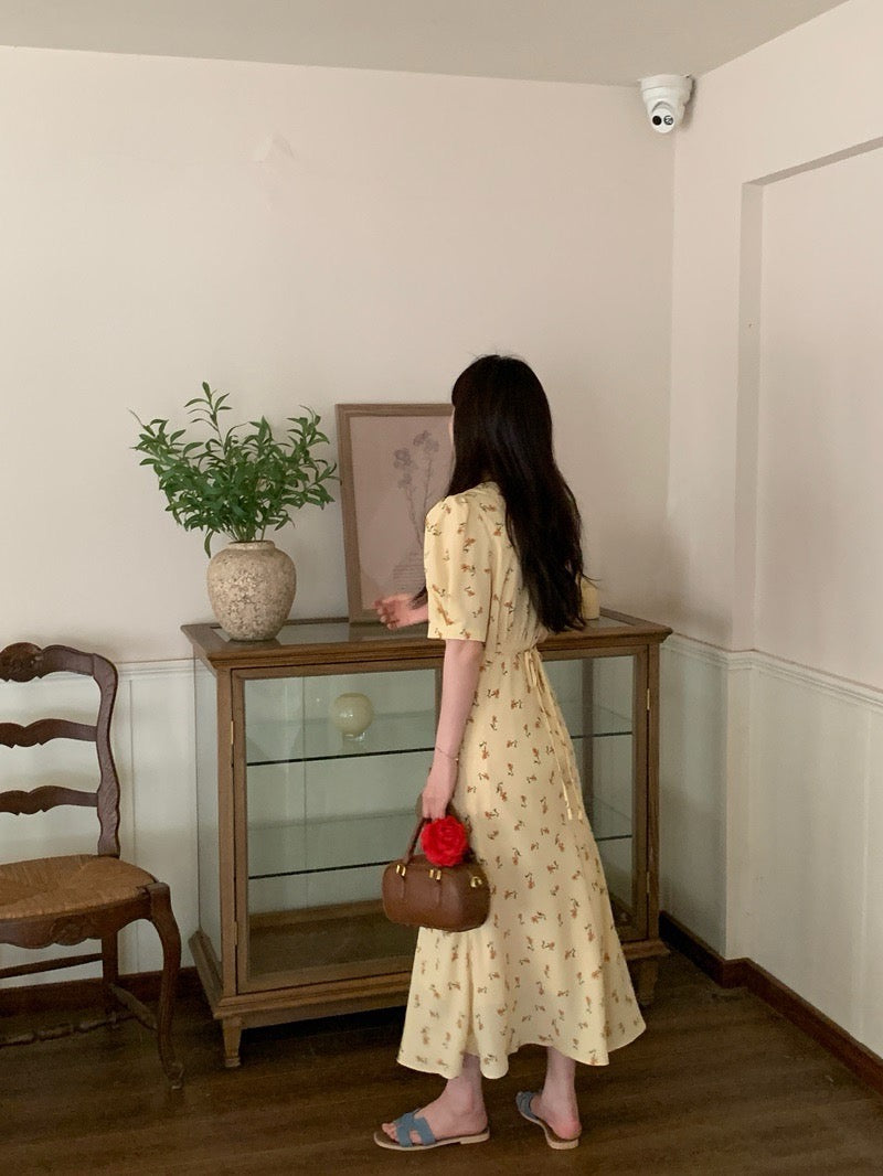 Aug. 韓國歐膩最愛 氣質顯白奶黃碎花連衣裙