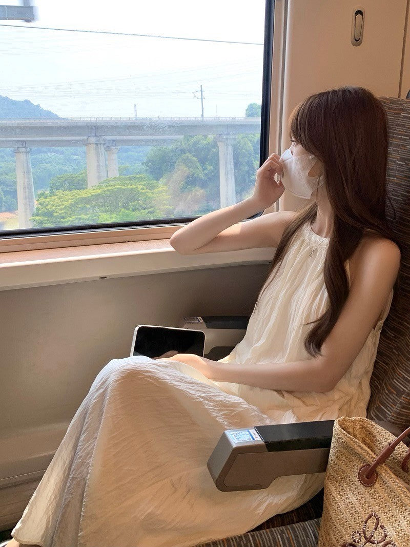 Aug. 奶呼肌理感 圓領消肩掛脖連身裙