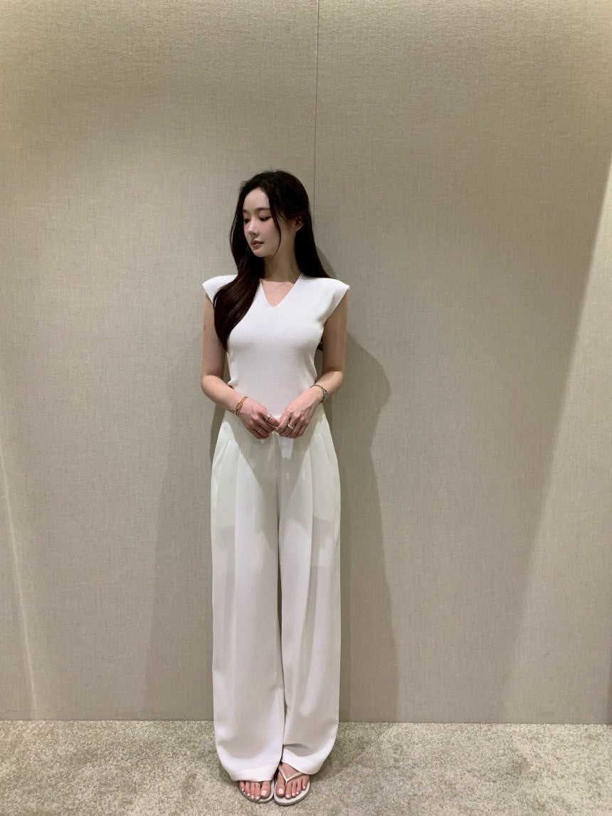 25Aug. 無修邊落肩V領針織上衣 米/黑