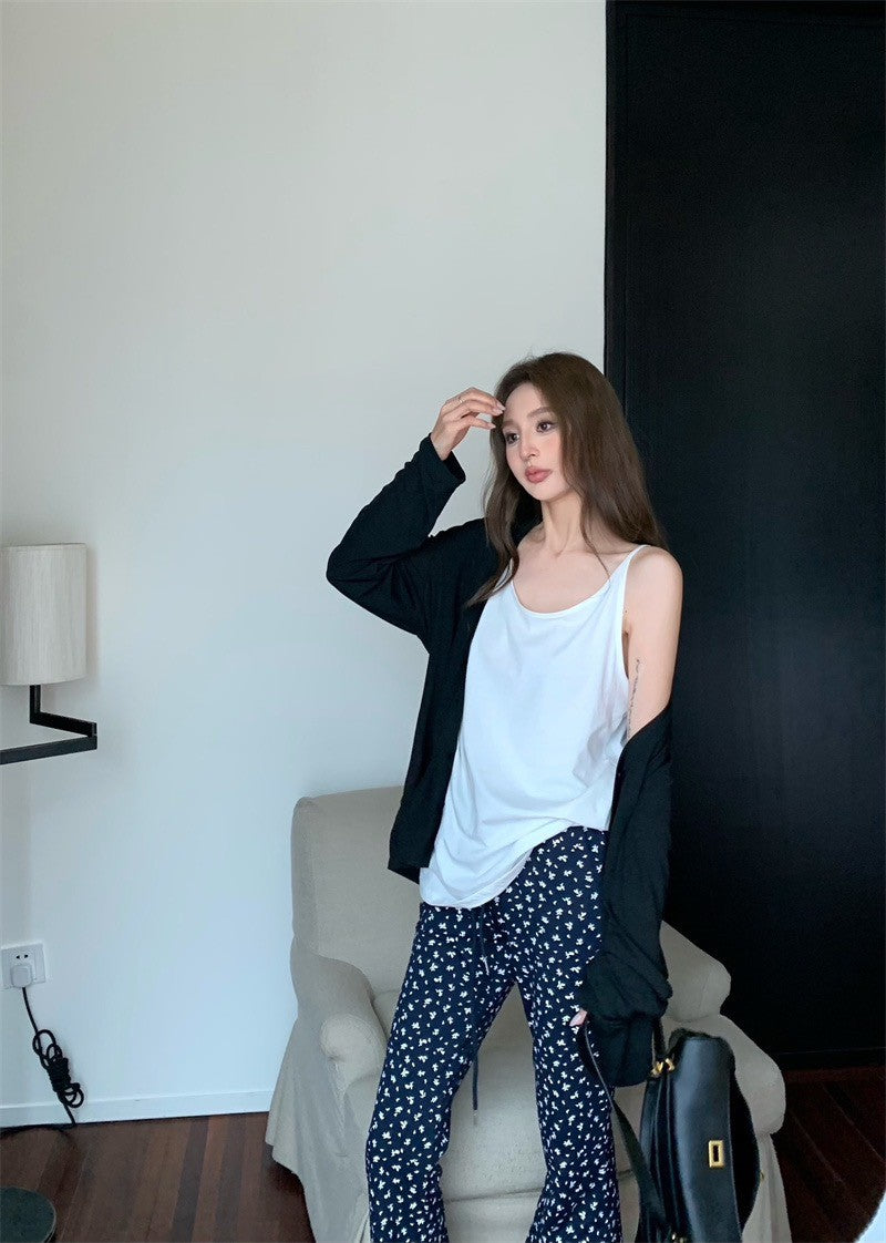 25Jul. 百搭王 休閒私服白色背心 碎花喇叭褲