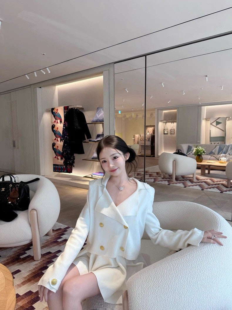 26Jan. 復古千金法式奢華雙排金釦針織外套 黑/白