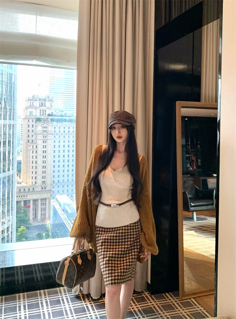 25Nov. 糯糯海馬毛理針織外套 復古針織背心/格紋半身裙