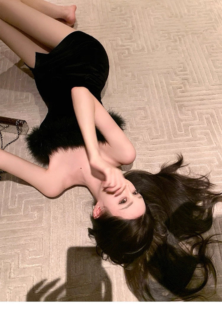 25Nov. 曜夜天鵝辣妹鴕鳥毛抹胸絲絨裙 黑