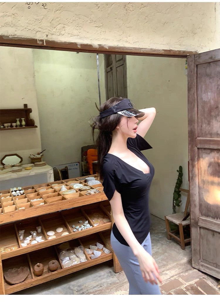 25Jul. 黑繃帶面膜V領收腰上衣