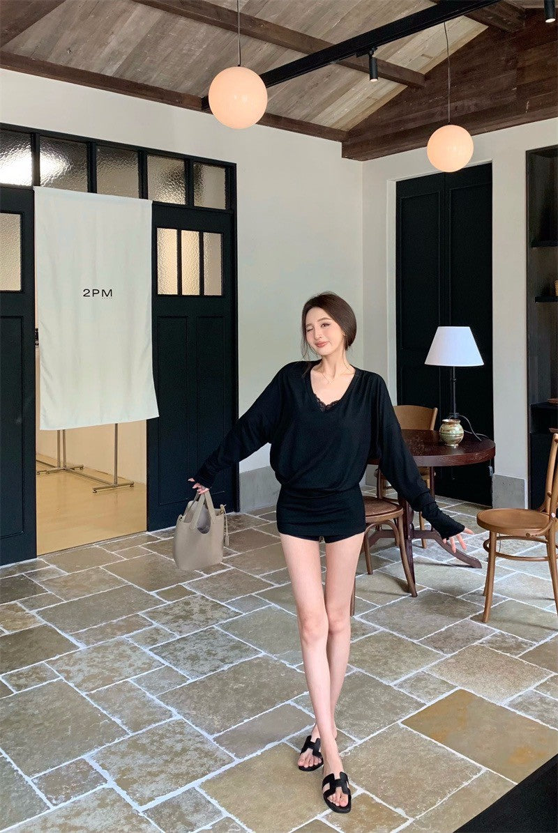 Jun. 戀夏告白 蝙蝠袖V領包覆下擺長袖上衣 黑