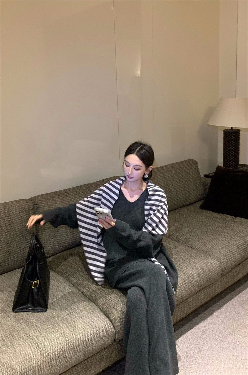 26Feb. 酷港女慵懶寬鬆披肩上衣三件套 杏/黑灰