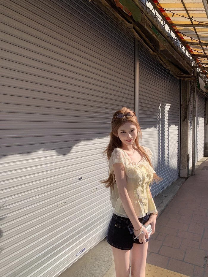 25Aug. 心動小白花微透視抽繩花上衣 白/黃