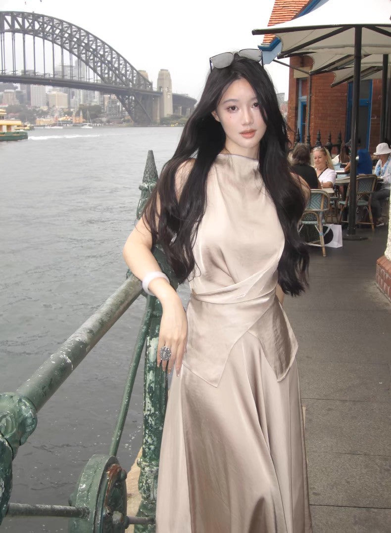 Apr. 落落白月 高奢氣質繫腰交錯上衣半身裙套裝 沙駝色