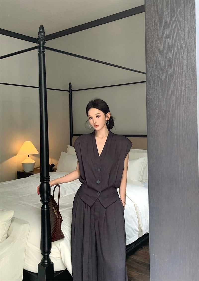 25Nov. 鬆弛老錢V領排扣馬甲闊腿褲套裝 灰