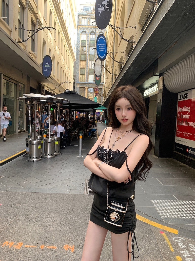 Mar. 豆蔻少女 立體繡花拼接蘯領抽繩連身裙 黑