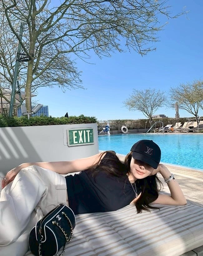 May. 美式百搭 經典正肩修身圓領純色上衣 灰/白/黑