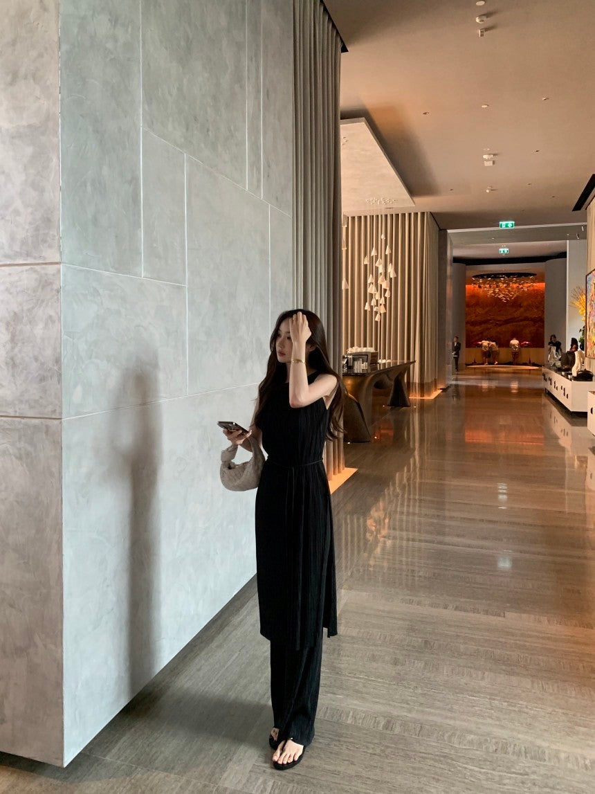 Aug. 優雅壓摺長款開叉上衣休閒褲套裝 黑色