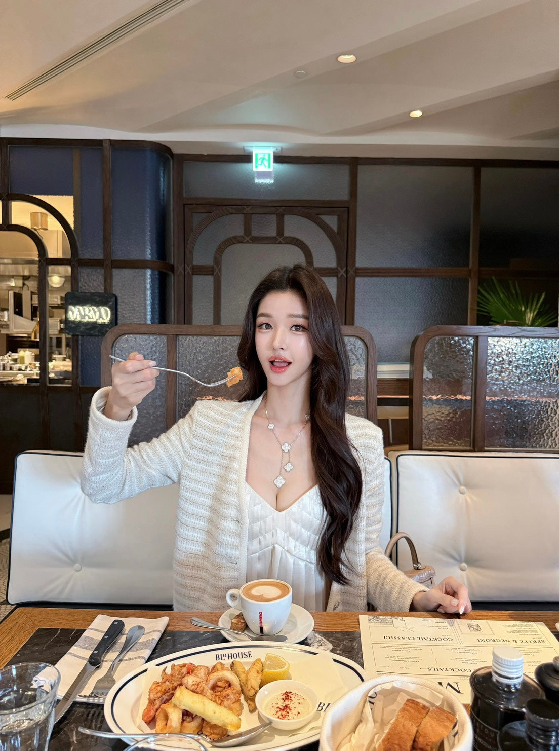 25Dec. 京都貴女法式輕奢米色針織開衫/緞面重工背心/修身米色短褲