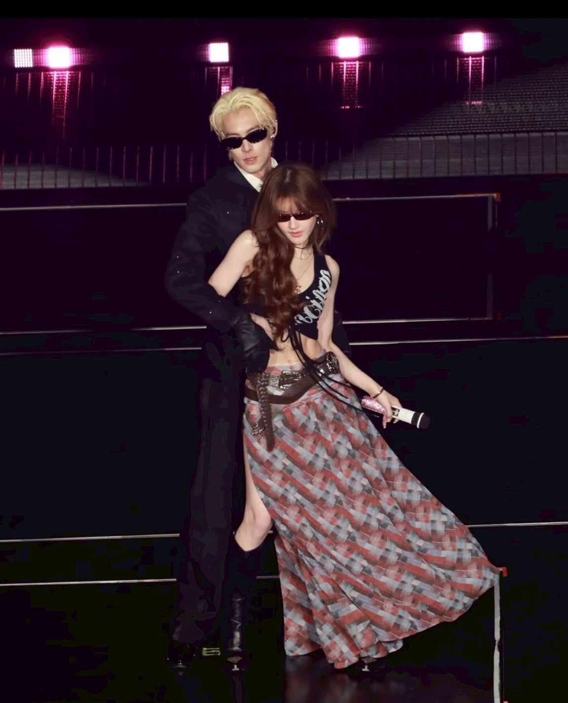 26Apr. *露思演唱會同款*復古辣妹印花綁帶背心 格紋開衩裙