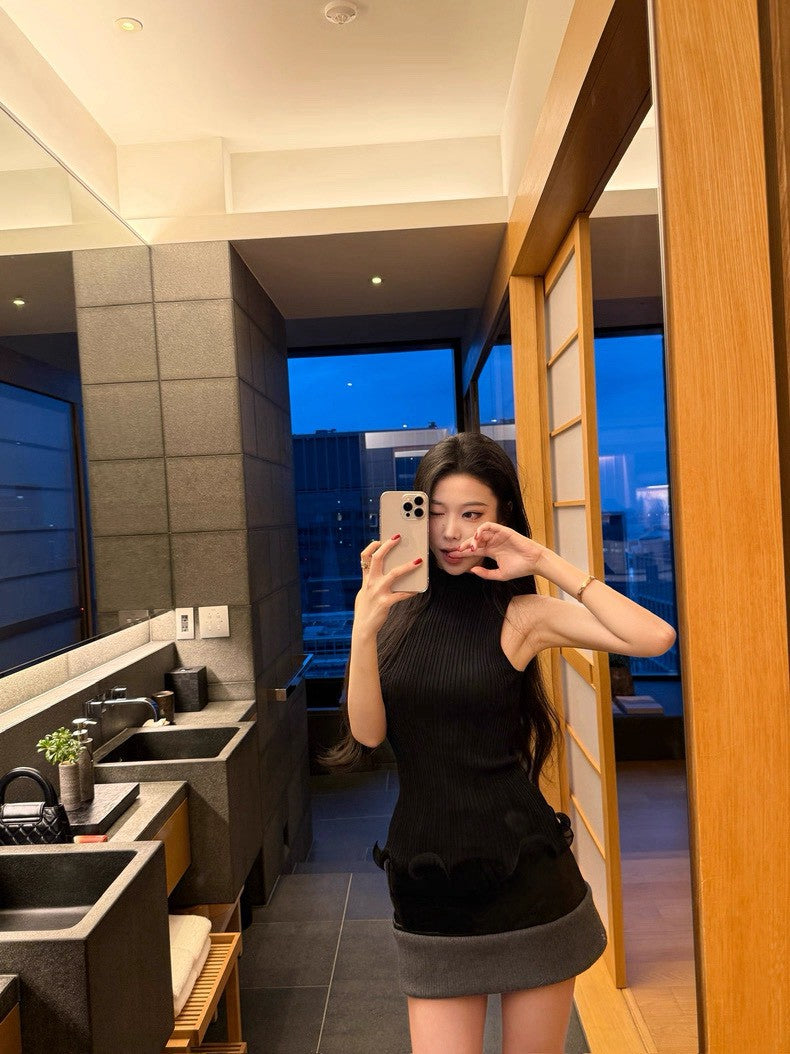 26Jan. Fend*申有娜同款花瓣擺針織背心 白/黑