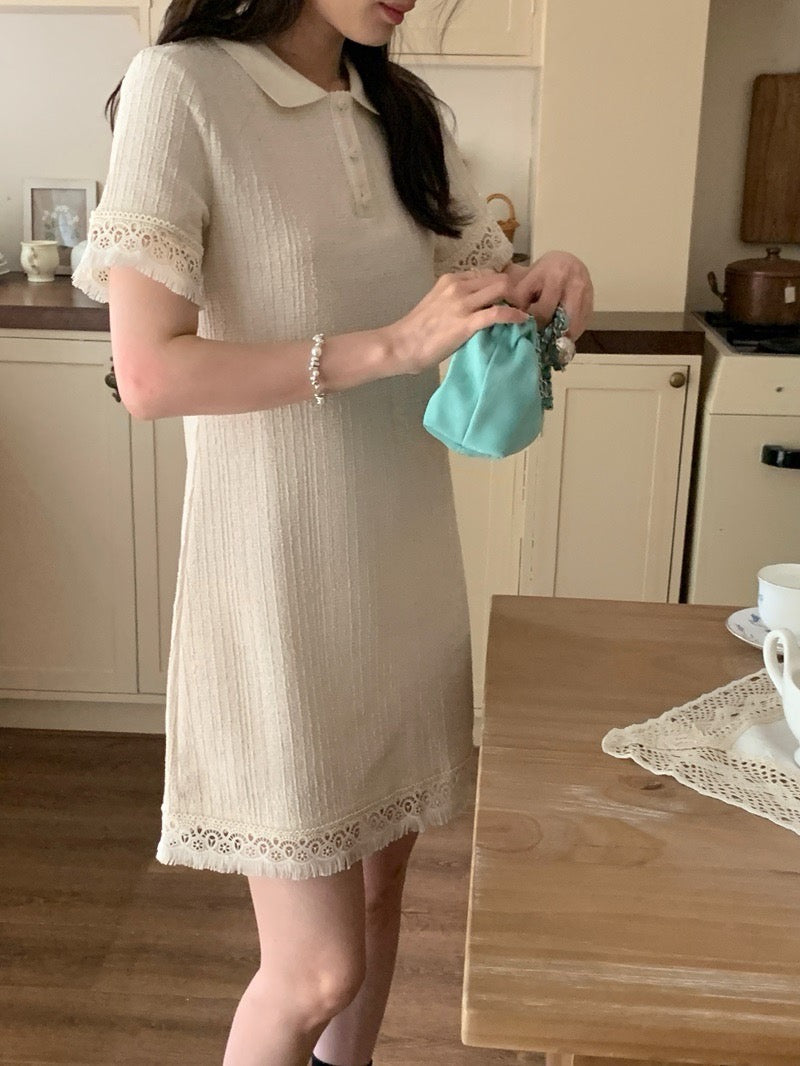 Aug. 氣質奶白polo領流蘇織感小香風連身裙
