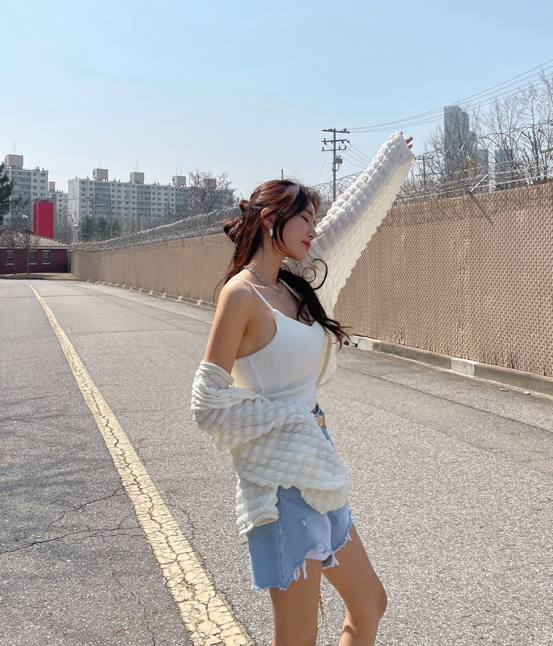 25Sep. 雲朵泡泡 寬鬆立體壓印開衫 白/黑