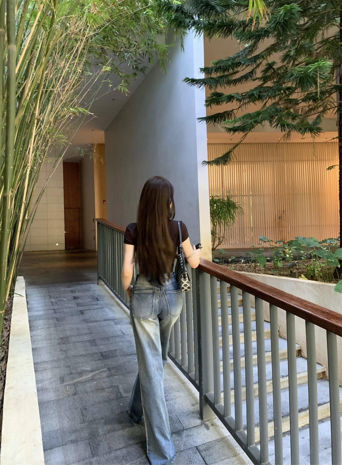 25Oct. 千禧毛鬚蝴蝶修身微喇叭牛仔褲