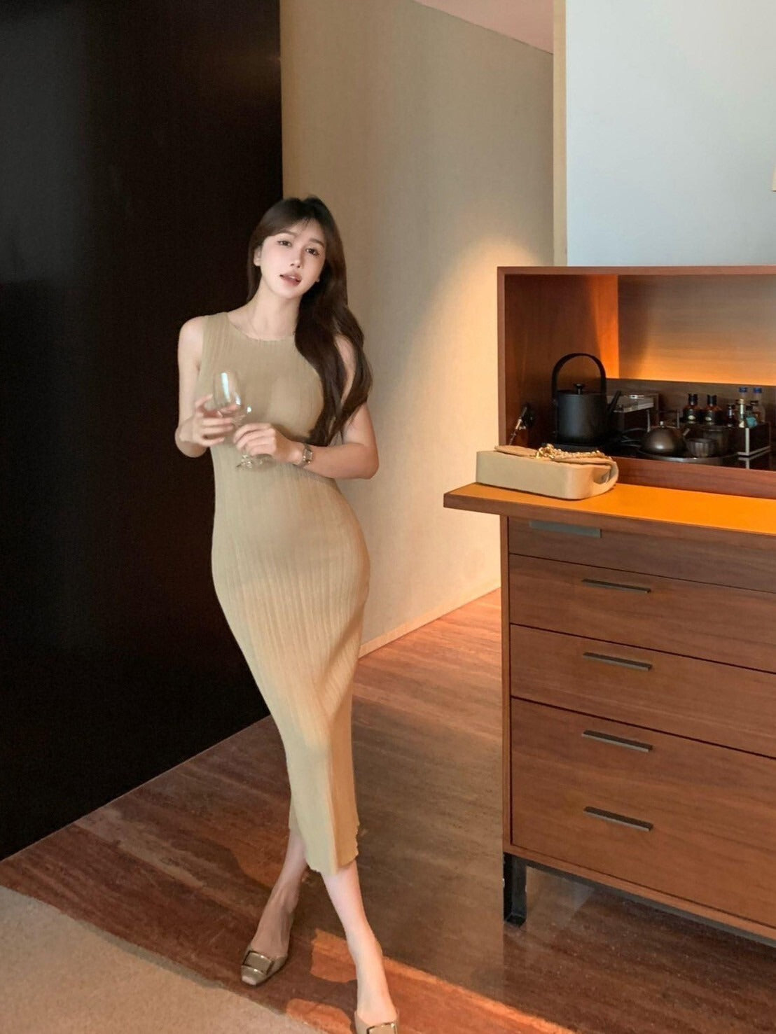 25Oct. 溫婉可人 無縫邊針織背心開叉連身裙