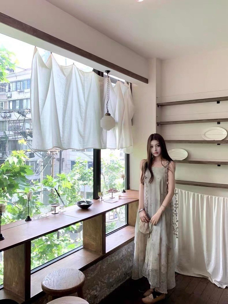 25Oct. “愛神信箋”花蝶定色定染飄帶連身紗裙 灰