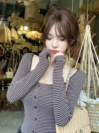 26Apr. 氧氣少女 百搭軟糯大U領條紋上衣 咖條