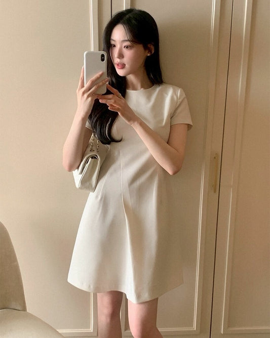 25Sep. 書記秘書 簡約純色赫本連身裙 奶油米/黑