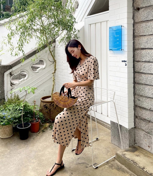 25Sep. 優雅V領短袖扭結腰波點裙 杏