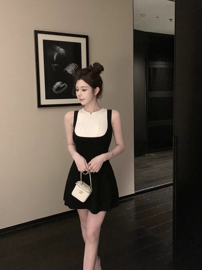 25Oct. 人間Co 經典黑白撞色針織連身裙