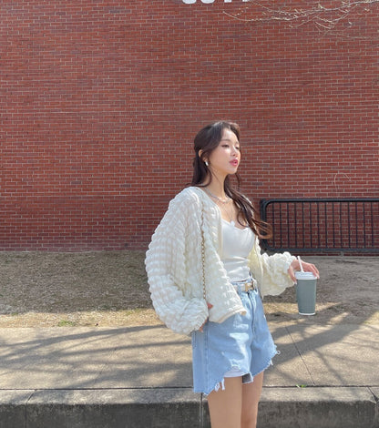 25Sep. 雲朵泡泡 寬鬆立體壓印開衫 白/黑