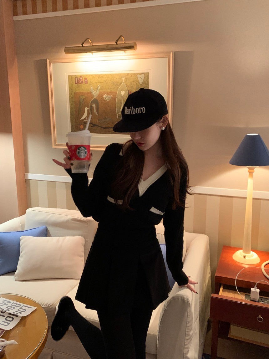 Oct. 俏麗甜心 撞色V領麻花針織長袖上衣 米色/黑色