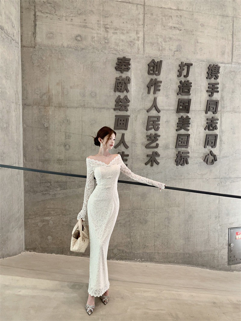 26Feb. 剪裁美學一字V領定位美鎖骨蕾絲開叉洋裝