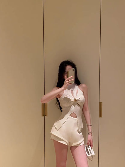 May. 千金即視感 貴氣高奢小巴扭結縷空針織背心 白