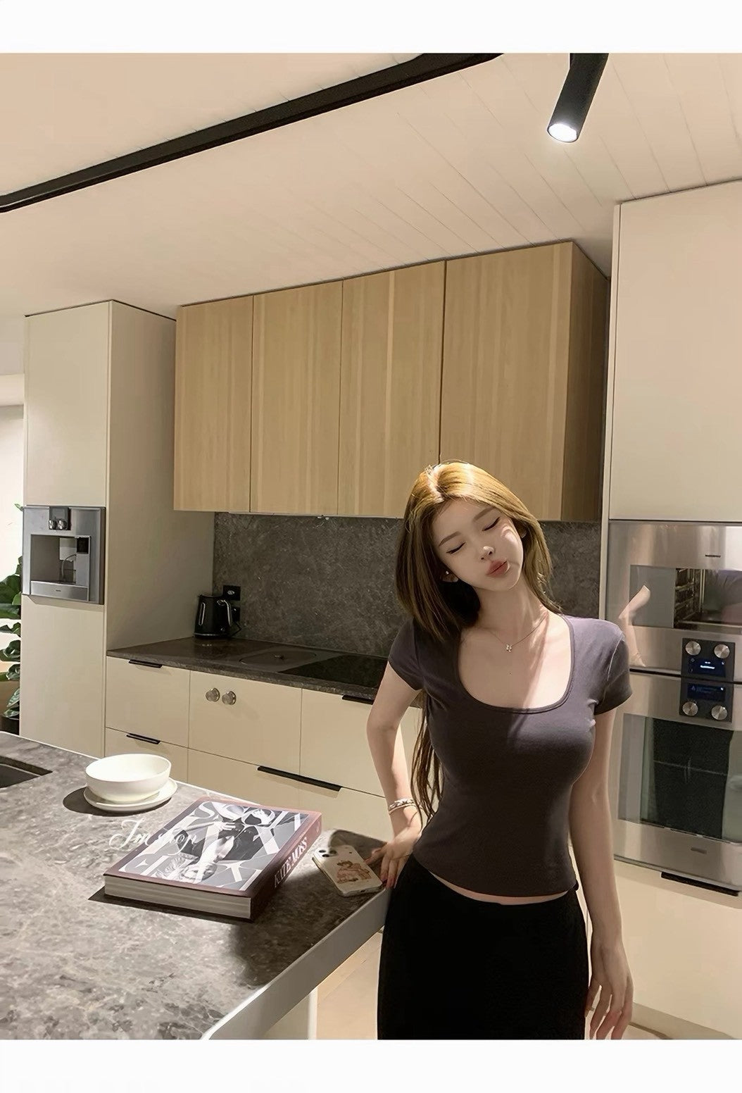 26May. 人生奶芙T基礎百搭U領短款上衣 白/深灰/黑