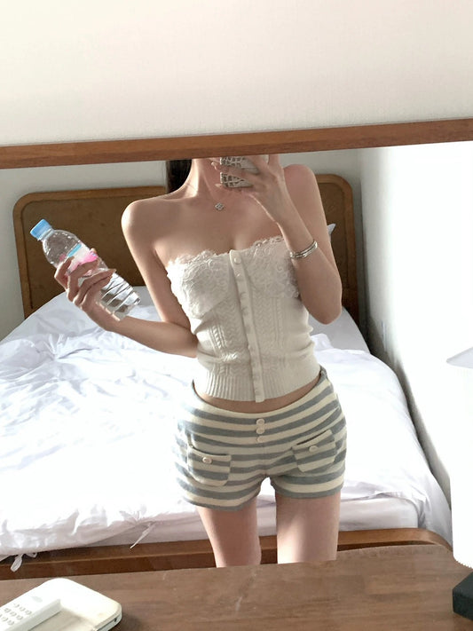 25Nov. 居家休閒 鈕扣條紋寬短褲 淺灰