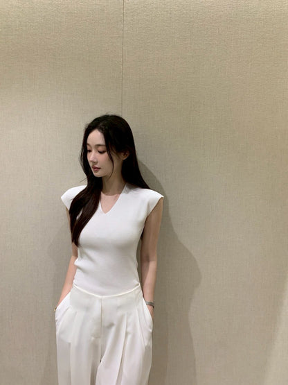 25Aug. 無修邊落肩V領針織上衣 米/黑