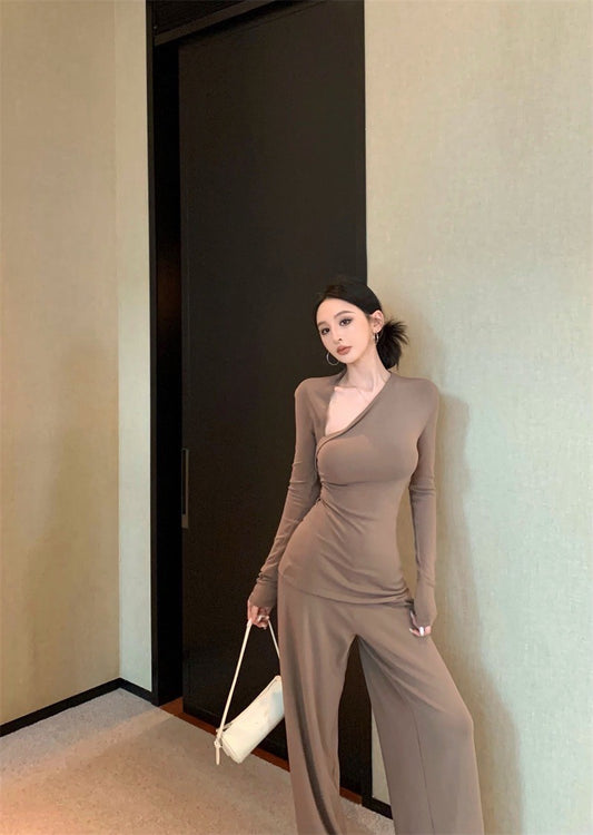 Jun. 好身材有氧不規則設計感長袖針織套裝 卡