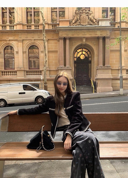 25Dec. Jennie start a war手工釘珠條絨小香外套 黑