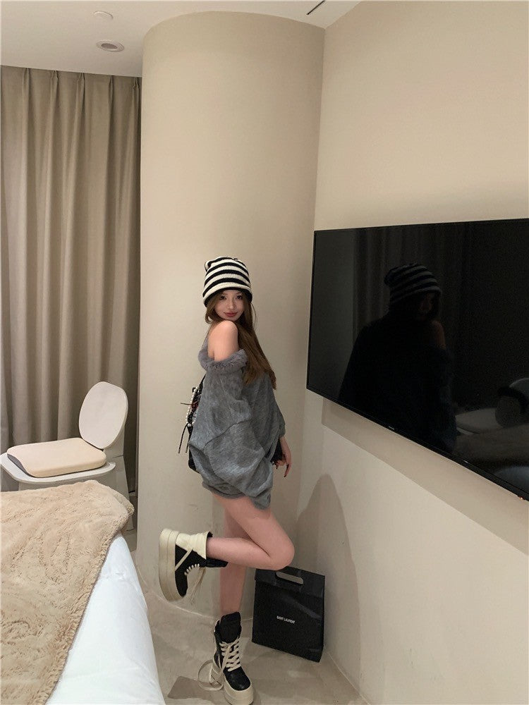 Mar. 月光華爾滋 毛毛香肩斜領針織短褲套裝 灰