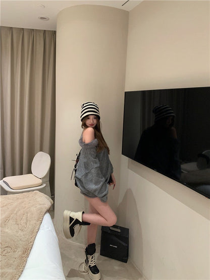 Mar. 月光華爾滋 毛毛香肩斜領針織短褲套裝 灰