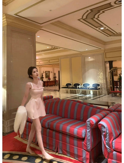 Mar. 曼妙天鵝 法式氣質蝴蝶結收腰連身裙 粉