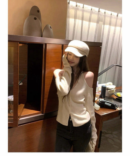 26Jan. 微醺戀人性感挖肩綁帶針織上衣 紅/米