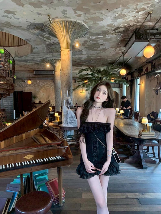 Jun. 中古世紀氣質繡花魚骨馬甲荷葉抹胸綁帶連身裙 黑