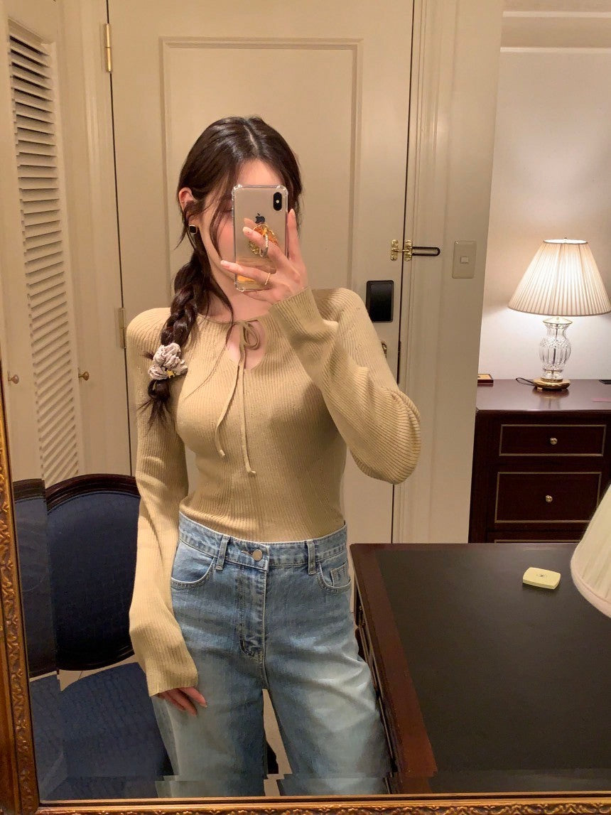 Oct. 簡約daily 氣質繫帶過圓領針織上衣 白/卡其