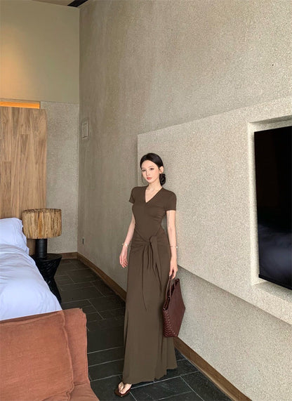 25Aug. 一件式穿不膩繫帶V領短袖連身長裙 藏藍/咖