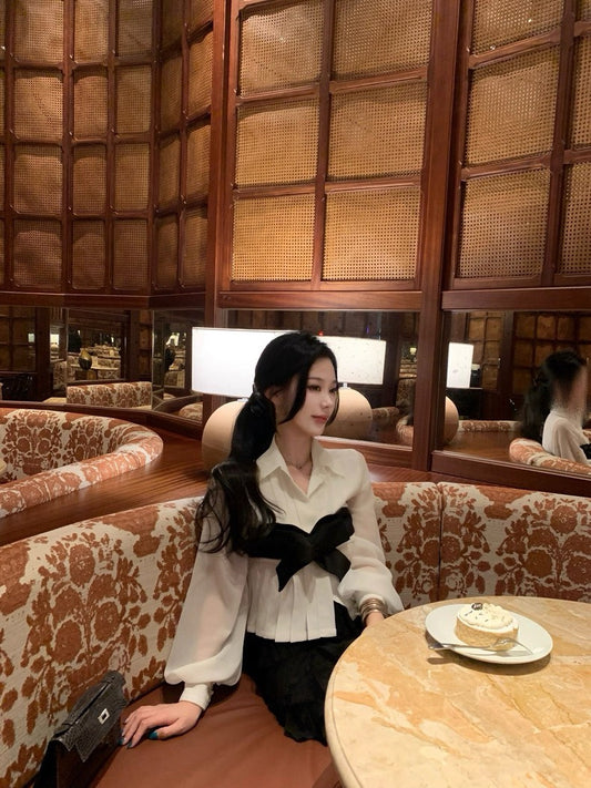 25Nov. 法式浪漫經典黑白撞色蝴蝶風琴摺襯衫