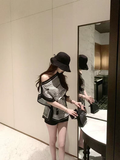 25Oct. 矜貴老錢 氣質印花蝙蝠袖絲巾上衣