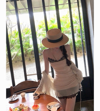 26Apr. 法式性感吊帶蕾絲拼接包臀裙 杏黑