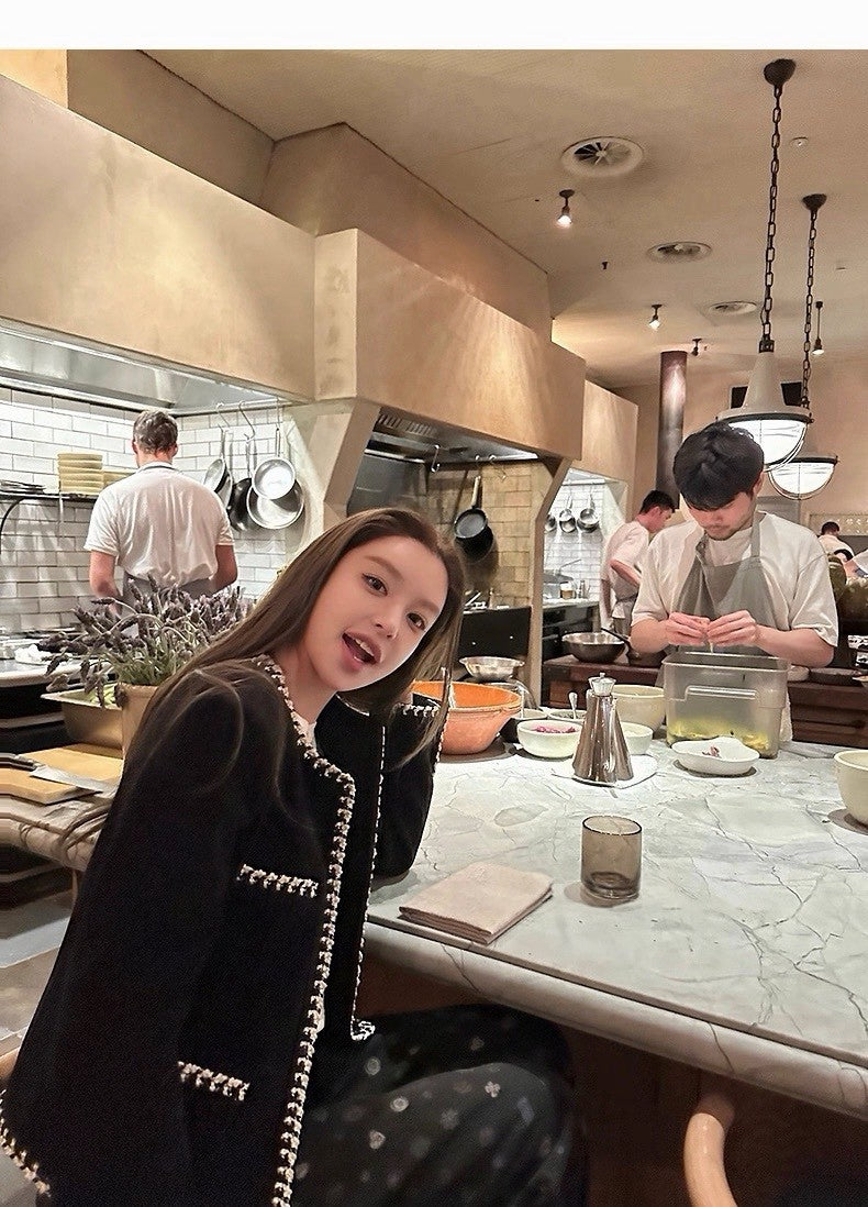 25Dec. Jennie start a war手工釘珠條絨小香外套 黑