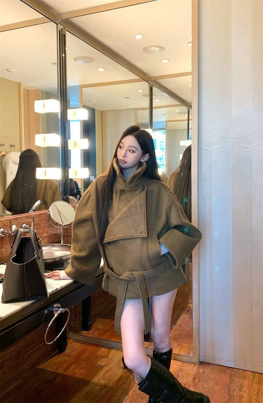 Feb. 時髦復古精 高級英倫剪裁厚磅立領外套